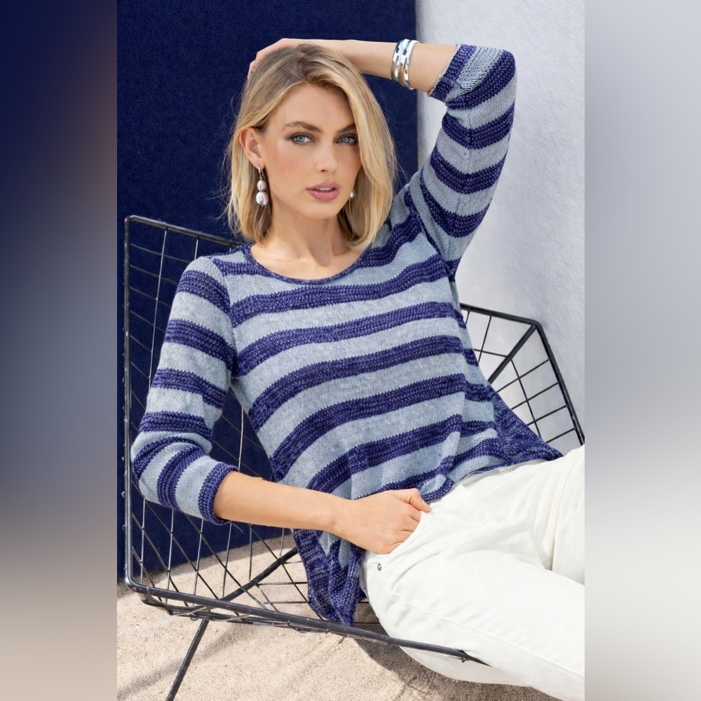 🔥HOST PICK🔥 One World Blue Striped Sweater PL - Picture 6 of 6